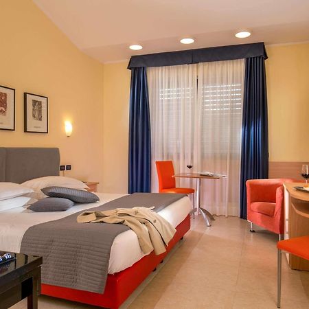 Best Western Blu Hotel Roma Exterior photo