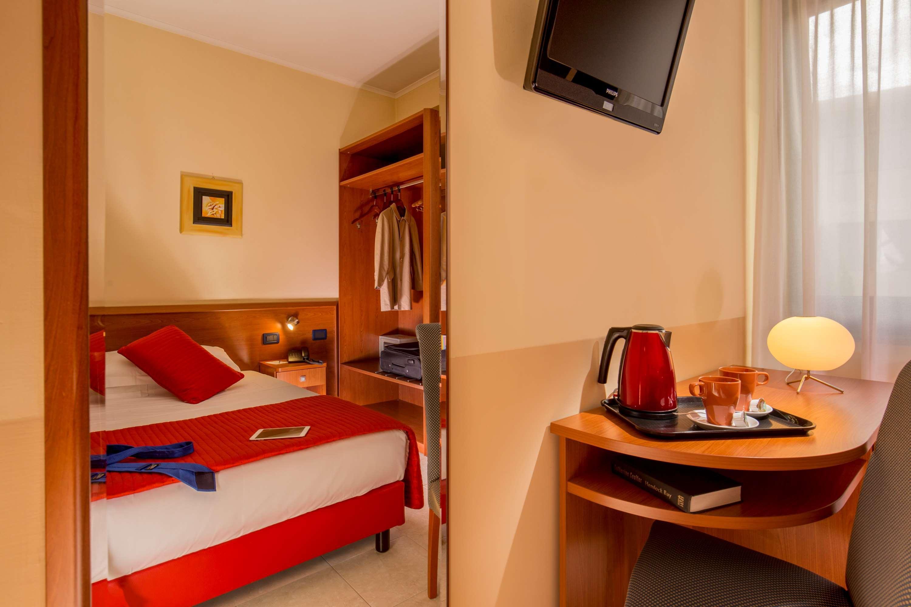 Best Western Blu Hotel Roma Exterior photo